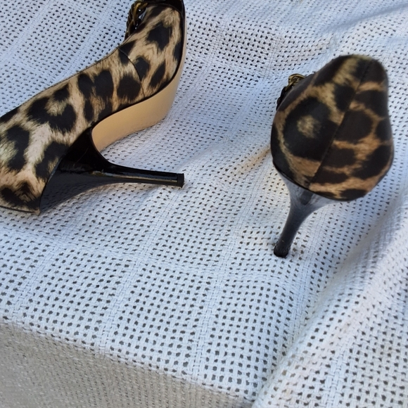 Guess Open Toe chain leopard heels 6.5‎ - Picture 8 of 9